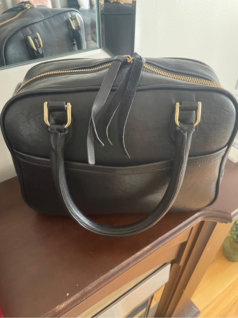 Clare Vivier Los angeles Handbag Women black Gold Zip Very Good bag